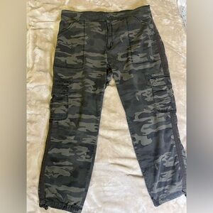 Sanctuary Women's  Camo Cargo Pants - size XL